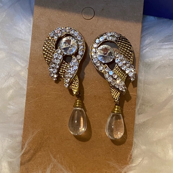 Earring - Picture 4 of 6